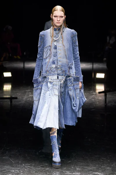 Look 19